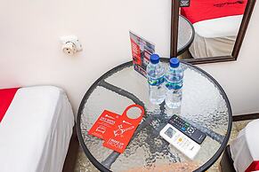 RedDoorz near Alun Alun Bandung 2