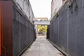 RedDoorz near Alun Alun Bandung 2