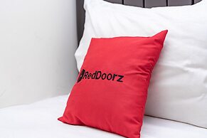 RedDoorz near Alun Alun Bandung 2