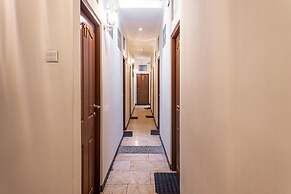 RedDoorz near Alun Alun Bandung 2