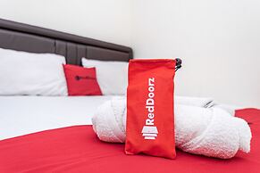 RedDoorz near Alun Alun Bandung 2