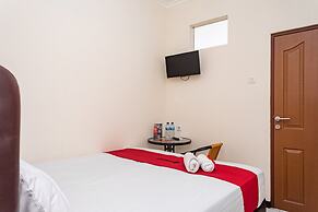 RedDoorz near Alun Alun Bandung 2