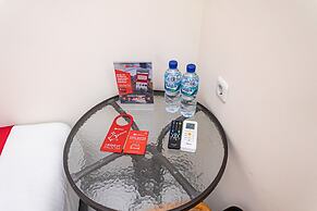 RedDoorz near Alun Alun Bandung 2