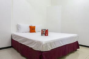 RedDoorz near Widya Mandala University