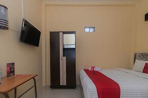 RedDoorz Syariah near Politeknik Negeri Madiun