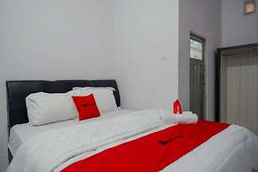 RedDoorz near Pasar Baru Mamuju