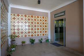 RedDoorz Plus Syariah @ Hotel Boulevard Luwuk