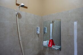 RedDoorz Plus Syariah @ Hotel Boulevard Luwuk