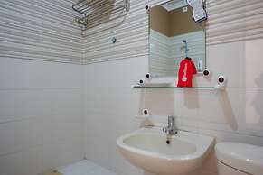 RedDoorz Plus Syariah @ Hotel Boulevard Luwuk