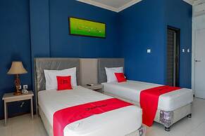 RedDoorz Plus Syariah @ Hotel Boulevard Luwuk