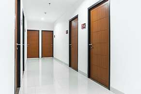 RedDoorz Plus @ EcoHome Citra Raya Tangerang
