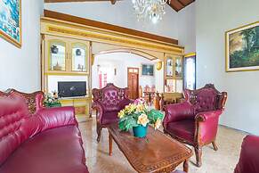 RedDoorz Syariah near Balai Kota Batu