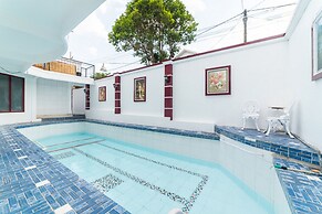 RedDoorz Syariah near Balai Kota Batu