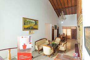 RedDoorz Syariah near Balai Kota Batu