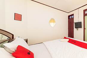 RedDoorz Syariah near Balai Kota Batu