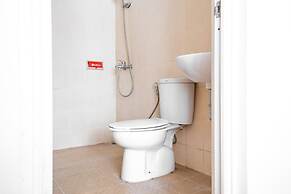 RedDoorz near Siloam Karawaci 3