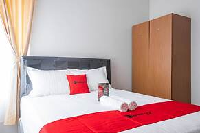 RedDoorz near Siloam Karawaci 3