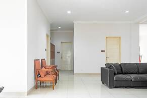 RedDoorz near Siloam Karawaci 3