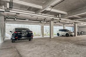 RedDoorz Plus near Gandaria City Mall 2