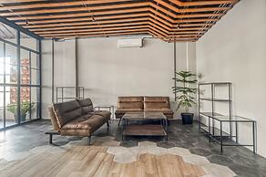 RedDoorz Plus near Gandaria City Mall 2