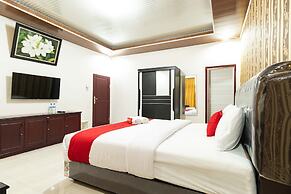 RedDoorz Plus near Universitas Methodist Medan
