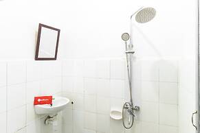 RedDoorz Plus near Universitas Methodist Medan