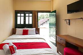 RedDoorz Syariah near Titik Nol Yogyakarta