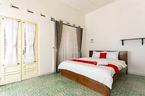 RedDoorz Syariah near Titik Nol Yogyakarta