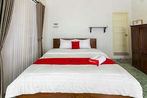 RedDoorz Syariah near Titik Nol Yogyakarta