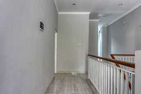 RedDoorz near Sindu Kusuma Edupark 2