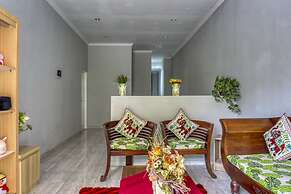 RedDoorz near Sindu Kusuma Edupark 2