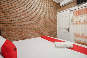 RedDoorz Syariah near Jalan Asahan Pematang Siantar