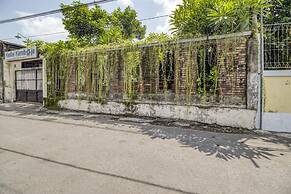 RedDoorz Hostel near Adisucipto Airport Yogyakarta