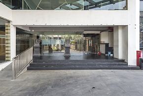 RedDoorz Apartment near Grand City Mall