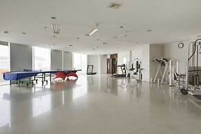 RedDoorz Apartment near Grand City Mall