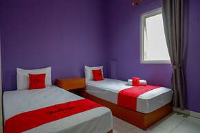 RedDoorz near Alun Alun Kaliwungu Kendal