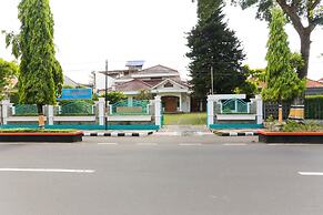 RedDoorz Syariah near Alun Alun Magelang