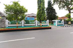 RedDoorz Syariah near Alun Alun Magelang