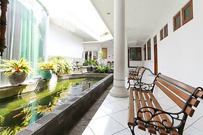 RedDoorz Syariah near Alun Alun Magelang