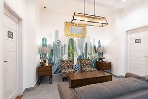 RedDoorz Premium near Centre Point Mall Medan