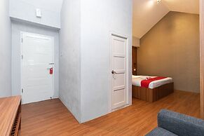 RedDoorz Premium near Centre Point Mall Medan