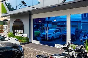 RedDoorz Premium near Centre Point Mall Medan