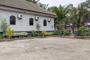 RedDoorz Plus near Tambun Station