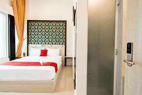 RedDoorz Plus @ Centrium Katamso Medan