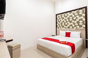 RedDoorz Plus @ Centrium Katamso Medan