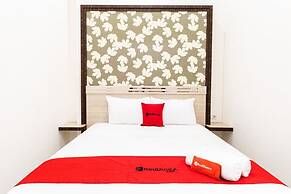 RedDoorz Plus @ Centrium Katamso Medan