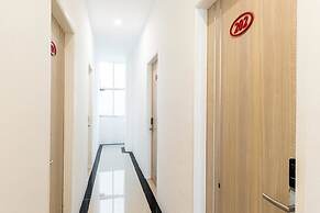 RedDoorz Plus @ Centrium Katamso Medan