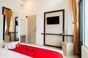 RedDoorz Plus @ Centrium Katamso Medan