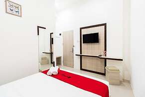 RedDoorz Plus @ Centrium Katamso Medan