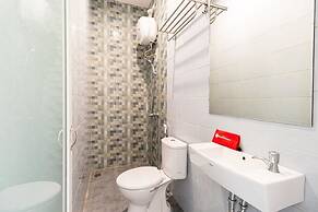 RedDoorz Plus @ Centrium Katamso Medan